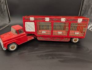 lot 11 image: Vintage Red Tin Circus Truck with Cage Trailer - 3 Compartments, Gold Trim, Collectible