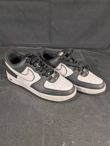 lot 26 image: Nike Air Force 1 Low Sneakers - WhiteBlack Leather, US Size 9