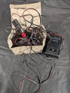 lot 29 image: Porsche Charge-o-mat 980 611 981 00 Genuine Parts Battery Charger