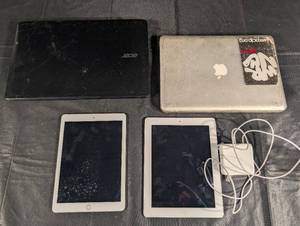 lot 30 image: MacBook Pro & Acer Laptop Bundle & 2 Apple iPads (Lot of 4)