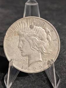 lot 85 image: Peace Dollar 1923 90 % Silver