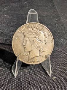 lot 86 image: Peace Dollar 1935-S