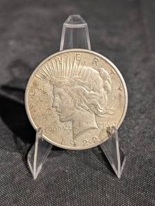 lot 94 image: 1922-S Peace Dollar 90% Silver