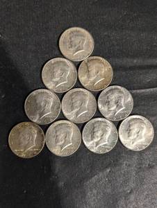 lot 97 image: Kennedy Half Dollars 1964 90% Silver (Lot of 10)