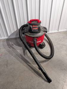 lot 199 image: Craftsman 6-Gallon 3.5-HP WetDry Vacuum Shop Vac