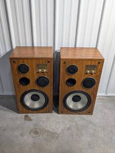 lot 200 image: Acoustic Response Series 707 Floor Speakers (Lot of 2)