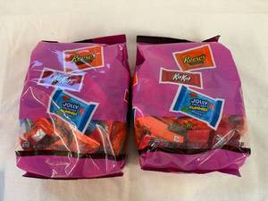 lot 201 image: MM. 2x Party Size Mix of Reeses, KitKat & Jolly Rancher Gummie Minis