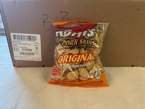 lot 11 image: 23x 8oz Toms Pork Skins