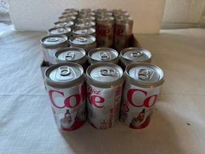 lot 64 image: 24x 7.5oz Diet Coke
