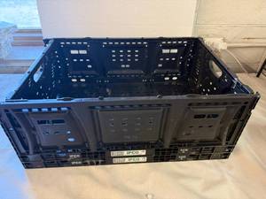 lot 4 image: 2x Plastic Collapsible Crates 23x15x8