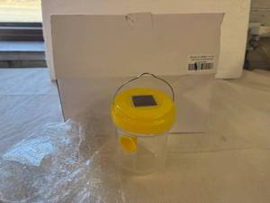 lot 87 image: 2x 3ct Wasp Traps