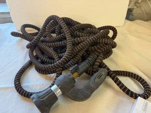 lot 107 image: Expandalbe Garden Hose wHeavy Duty Nozzle-Lengh unknown