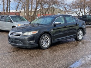 lot 10 image: 2010 FORD TAURUS LIMITED All Wheel Drive (NO RESERVE)