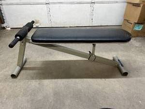 lot 13 image: Collapsible Workout Bench - Missing Some Pieces - Still Works