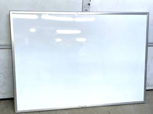 lot 17 image: 1 Quartet Dry Erase Board 4 x 3
