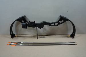 lot 18 image: Bear Archery Brave Youth Bow