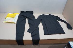 lot 25 image: Magellan Outdoors Waffle Base Layer - Youth Small