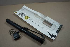 lot 53 image: Guard Dog Sidekick Stun Gun Baton