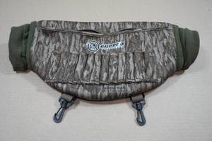 lot 76 image: Cupped Deluxe Handwarmer and Shell Holder - Broken Zipper