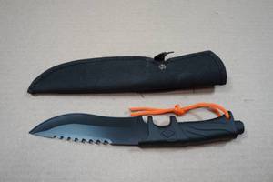 lot 132 image: Hunting Knife