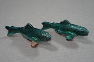 lot 208 image: Vintage Salt & Pepper Shaker Set