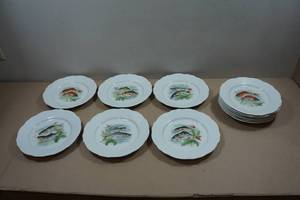 lot 215 image: Vintage Wildlife Themed Plates