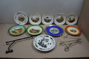lot 216 image: Vintage Wildlife Themed Plates with Stands