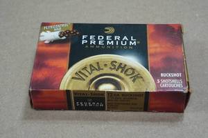 lot 304 image: 5 Federal Vital-Shok 12 Gauge 2-34 00 Buck Shotshells