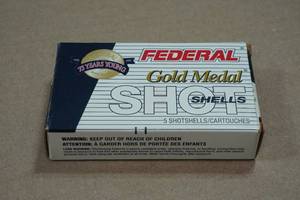 lot 318 image: 5 Federal Gold Medal 12 Gauge 2-34 7.5 Shot Shotshells