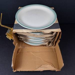 Homer Laughlin Best China Plates - Mint Green Rim, White Center, 12 Plates