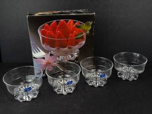 Studio Nova Glass Dessert Bowls - 4-Piece Footed Set