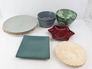 Dishware Assortment (Lot of 12) - Colored Plates & Bowls
