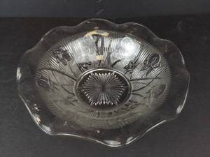 Jeannette Iris & Herringbone Ruffled Edge Bowls (Lot of 2)