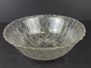 Indiana Glass Basketweave Clear Glass Bowl - Vintage Pressed Pattern, Scalloped Edge