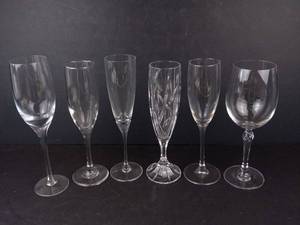 Stemware Assortment- 6 Glasses 5 Champagne Flutes & 1 Goblet