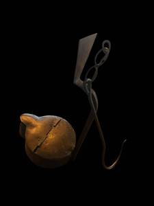 lot 9 image: Antique Rusty Metal Trap Device