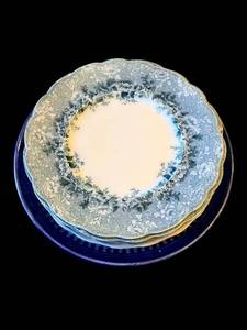 lot 13A image: Canton Blue & White Transferware Dinner Plates - 8-Piece Set (6 Identical, 2 Variants)