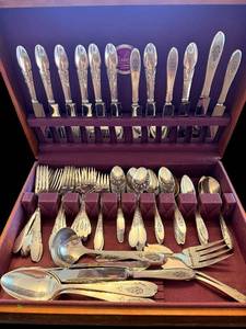 lot 41 image: Ornate Pattern Flatware Set in Purple Case - Silverware Service