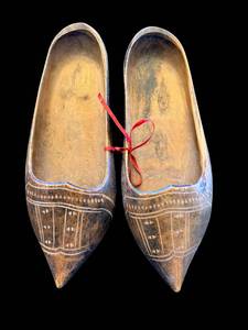 lot 81 image: Pair of Hand-Carved Dutch Wooden Clogs with White Inlays - Rustic Folk Art