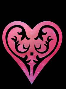 lot 86 image: White Towel Bin with Towels & Pink Decorative Heart Wall Art - Vintage-Style Accent