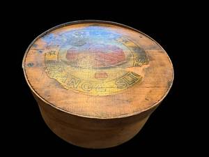 lot 89 image: Vintage Round Wooden Box with Lid - Sweet Orange Slices Label