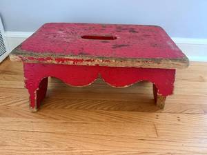 lot 175 image: Red Painted Wooden Step Stool with Scalloped Edges (Broken Leg)