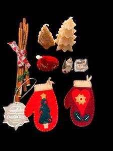 lot 245 image: 9-Piece Christmas Ornament Set - Cinnamon Sticks Bundle, Pine Cone, Felt Mittens & More