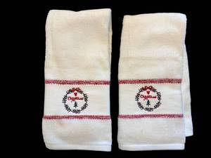 lot 251 image: White Bath Towels - Embroidered Holiday Wreath