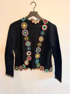 lot 319 image: Beyond Threads Multicolor Crochet Circle Cardigan - Size M, Made in Peru