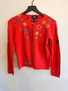 lot 320 image: Icelandic Design Cardigan - Red Knit with Floral Embroidery - Size S