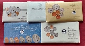 lot 16 image: (5) U.S. Mint Uncirculated Sets - 1988-1992