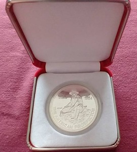 lot 83 image: 1984 Engelhard Prospector 1 oz Silver Round