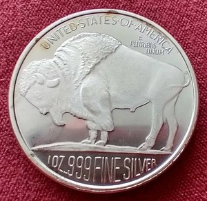 lot 152 image: Buffalo 1 oz Silver Round
