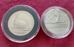 lot 158 image: (2) Commemorative Half Dollars